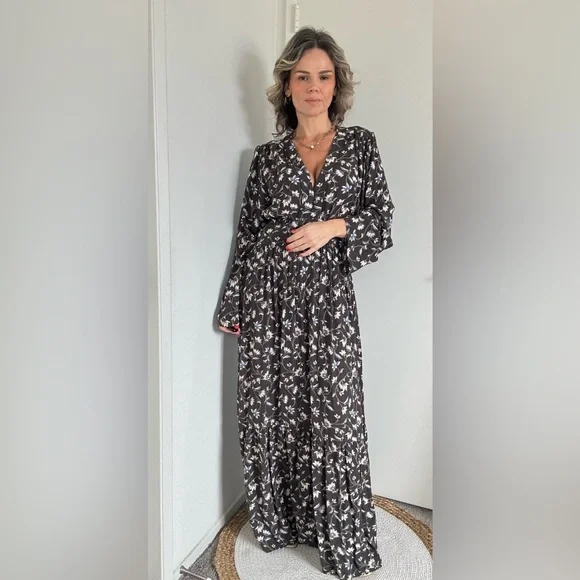 New Faherty Dakota Dress - Picture 4 of 14